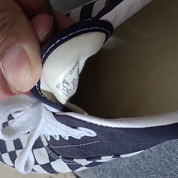 Vans - Picture 4 of 4